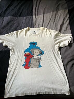 Kaws X Sesame Street t shirt
